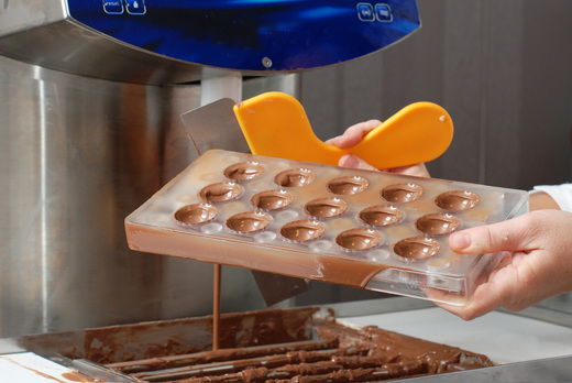 výroba čokoládových pralinek