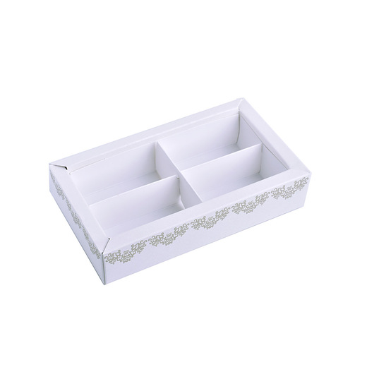Bílá krabička se stříbrným zdobením (8 pralinek)